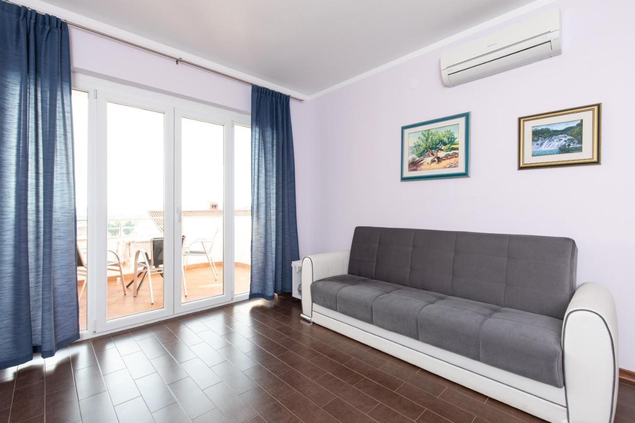 Apartments Bella Vista คิร์ก ภายนอก รูปภาพ