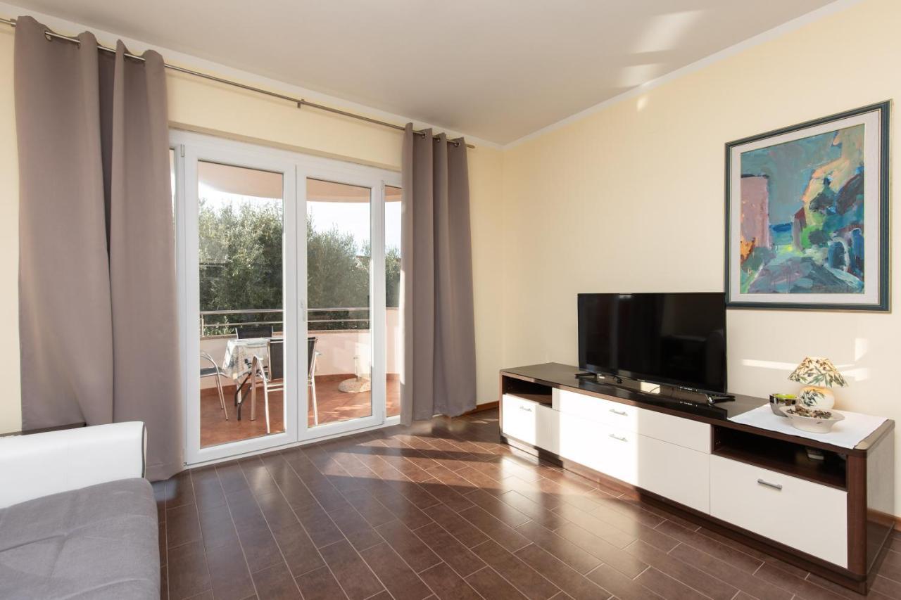 Apartments Bella Vista คิร์ก ภายนอก รูปภาพ