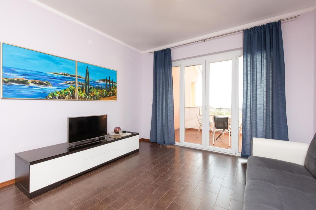 Apartments Bella Vista คิร์ก ภายนอก รูปภาพ