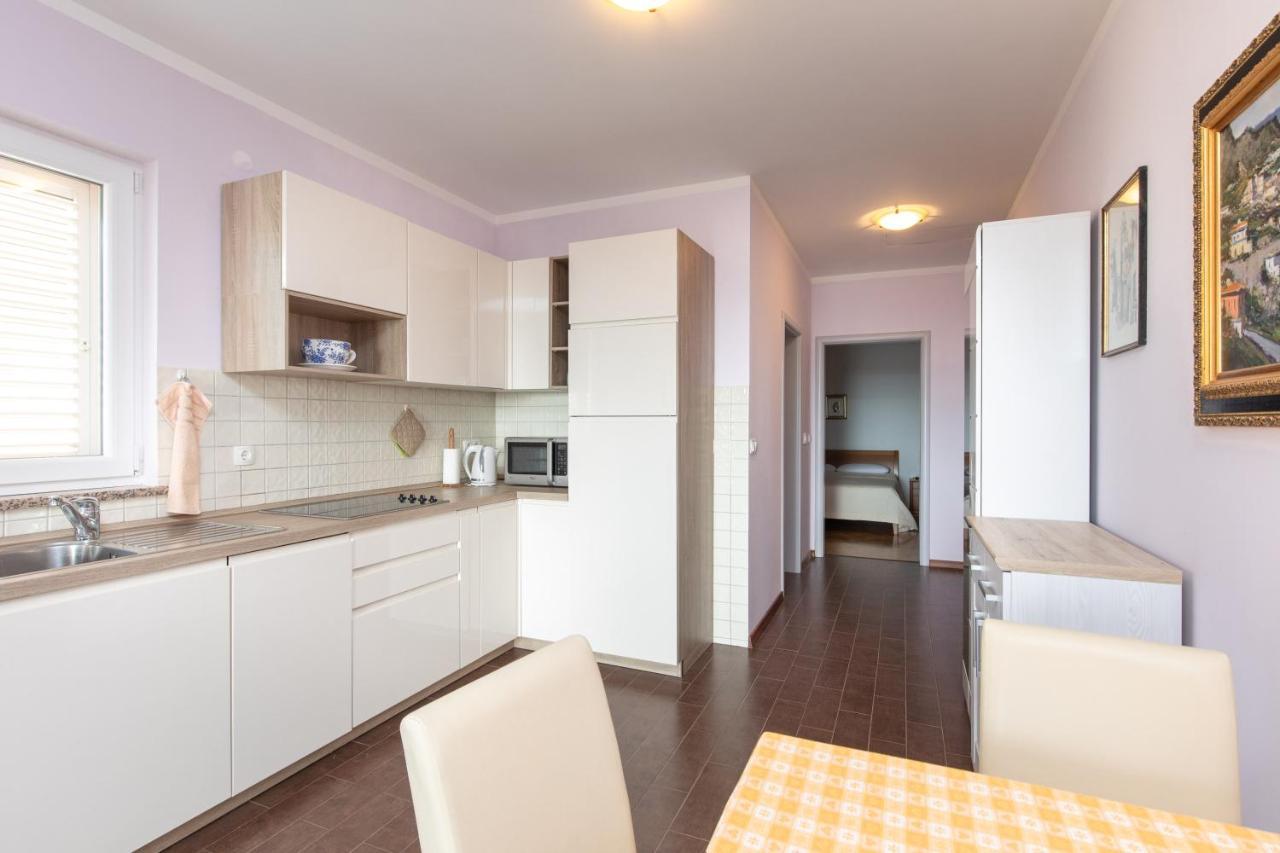 Apartments Bella Vista คิร์ก ภายนอก รูปภาพ