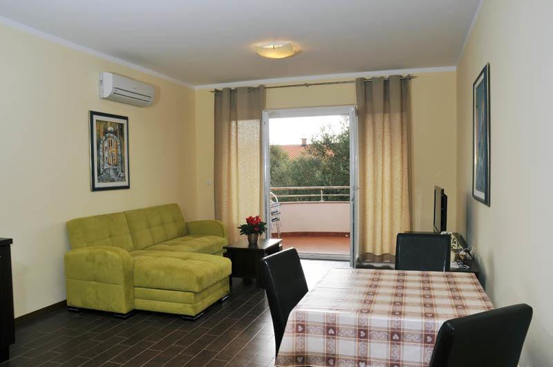 Apartments Bella Vista คิร์ก ภายนอก รูปภาพ
